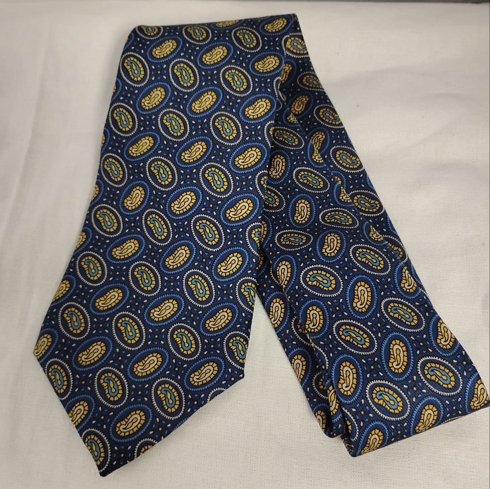 ❤️TURNBULL ASSER Necktie Tie NAVY YELLOW PAISLEY 100% Silk